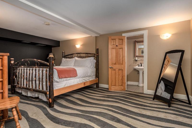 The Alpine Lodge image