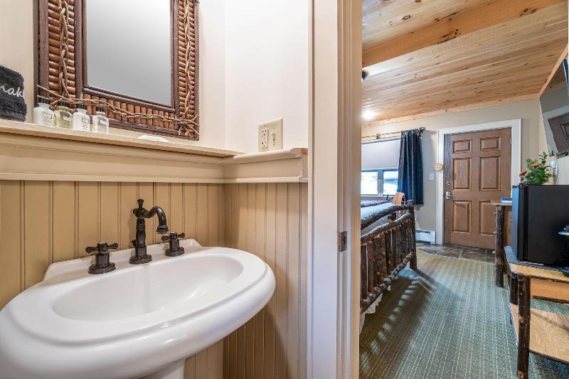 The Alpine Lodge image