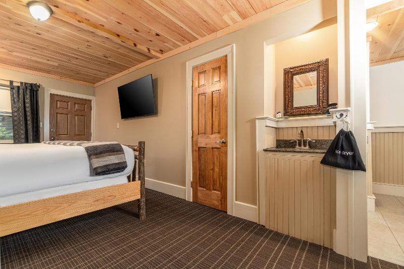 The Alpine Lodge image