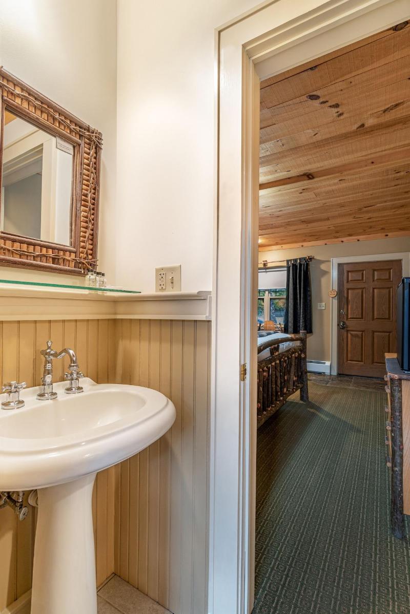 The Alpine Lodge image