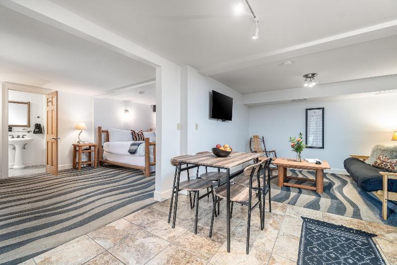 The Alpine Lodge image