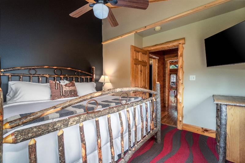 The Alpine Lodge image