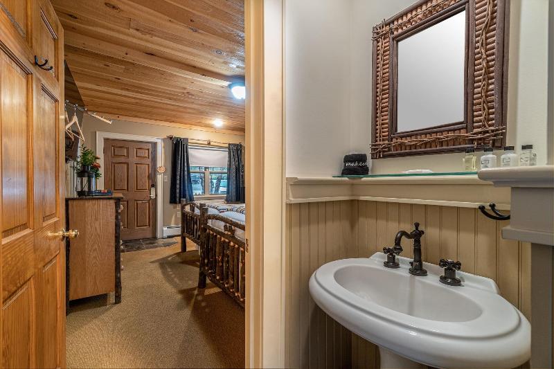 The Alpine Lodge image