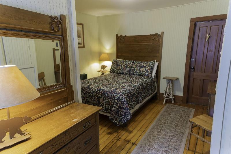 The Woods Inn image