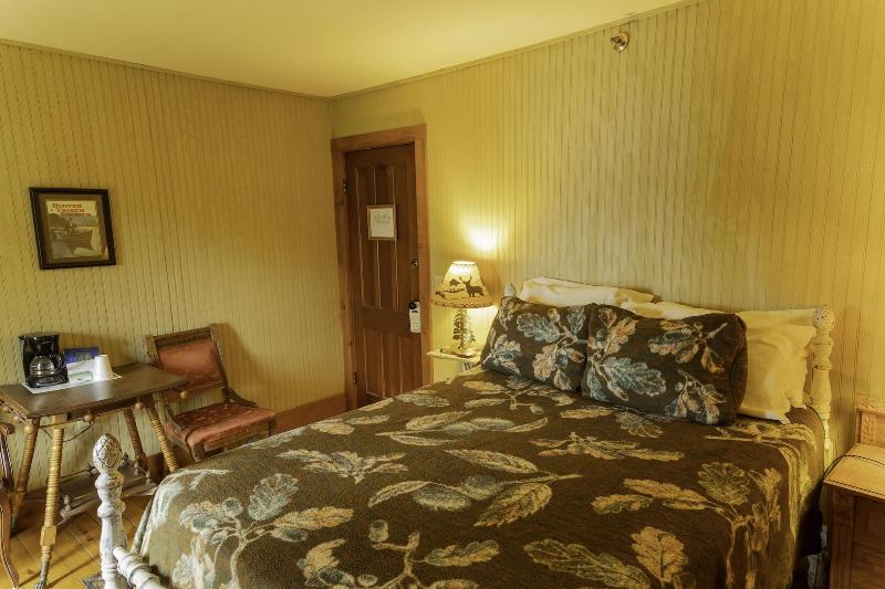 The Woods Inn image