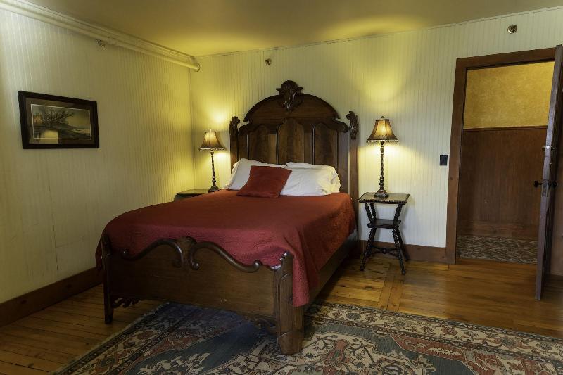 The Woods Inn image