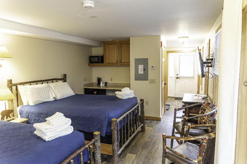 The Woods Inn image