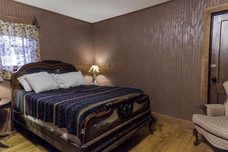 The Woods Inn image