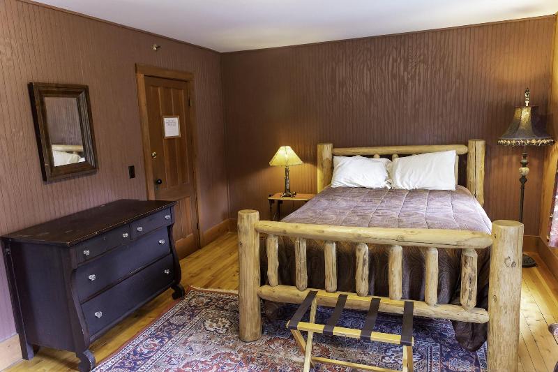 The Woods Inn image
