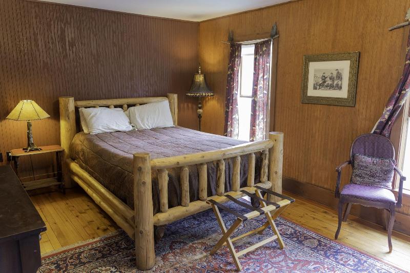 The Woods Inn image