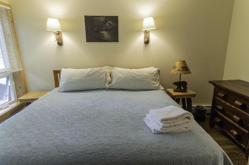The Woods Inn image