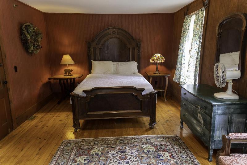 The Woods Inn image
