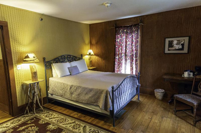 The Woods Inn image