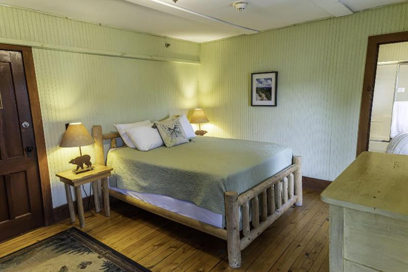 The Woods Inn image