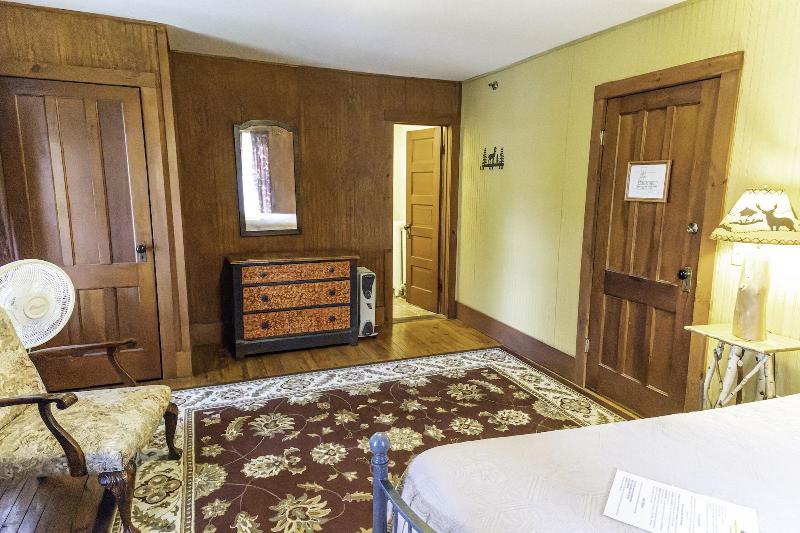 The Woods Inn image