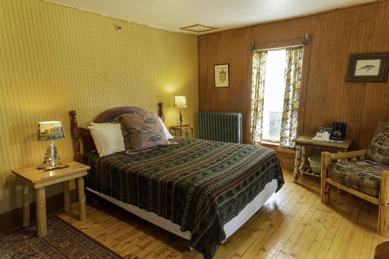 The Woods Inn image