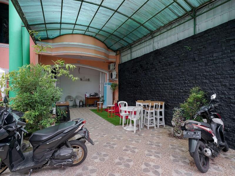 Formerly RedDoorz Syariah near Exit Toll Puncak image