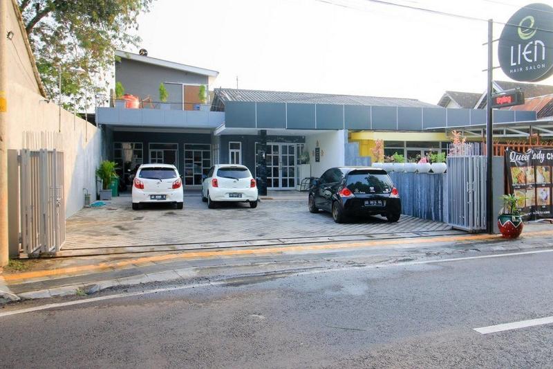 Formerly RedDoorz near Klaten Train Station image