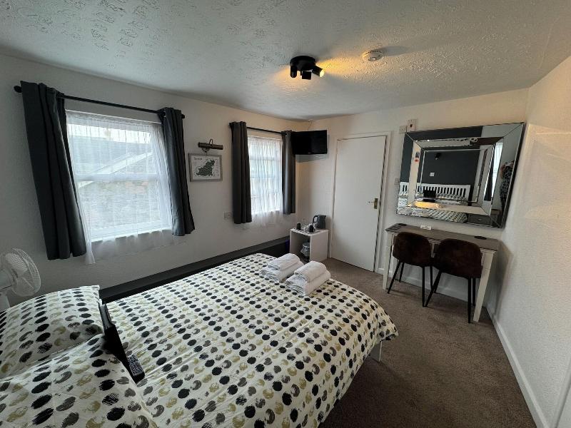St George's Guesthouse image