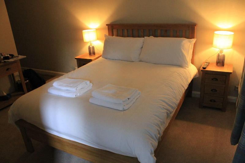 Royal Oak Hotel image