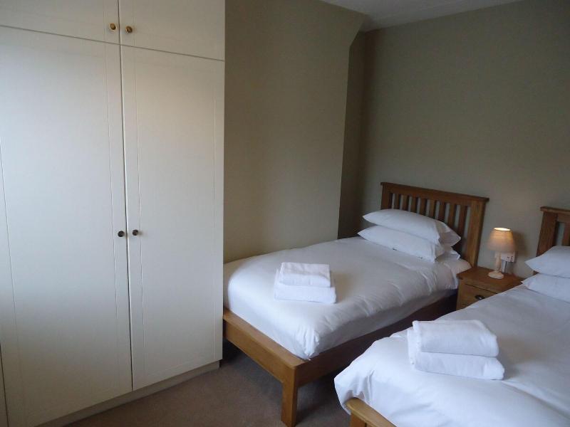 Royal Oak Hotel image