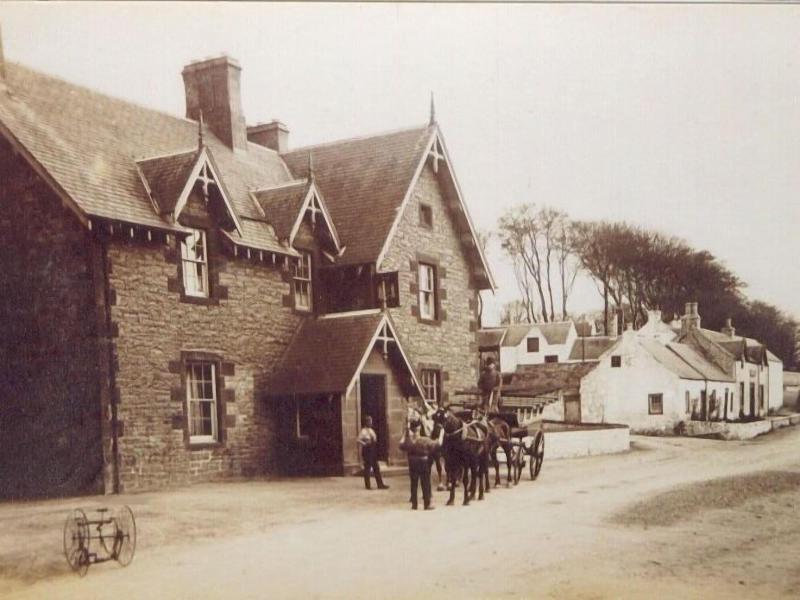 The Hopetoun Arms Hotel — exterior view