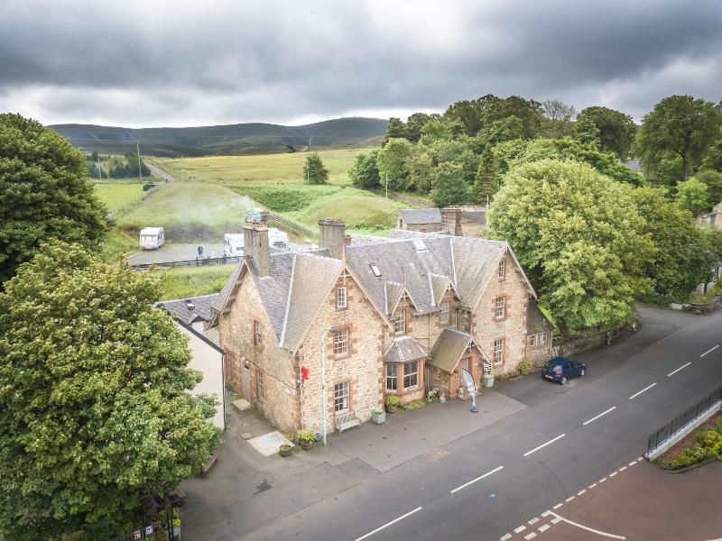 The Hopetoun Arms Hotel — general view