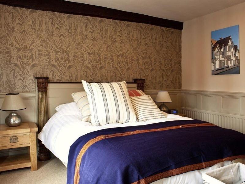 The Cross Keys image