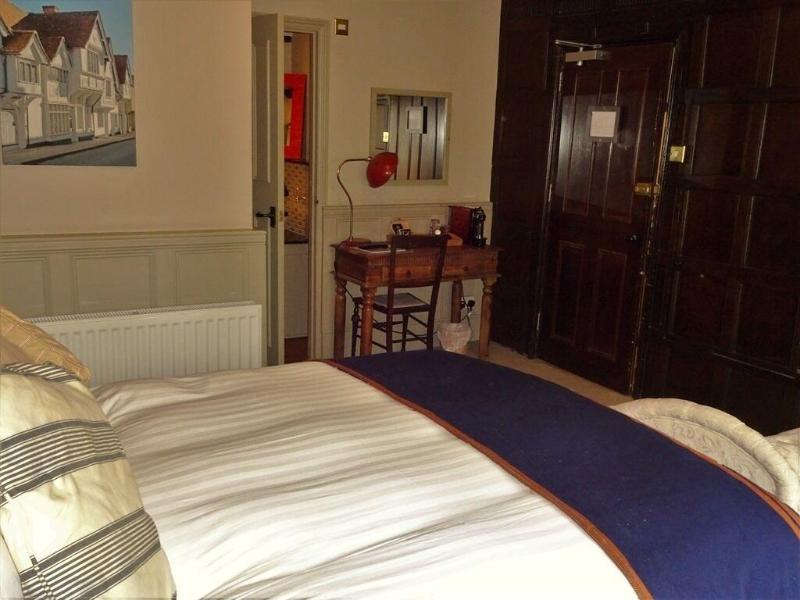 The Cross Keys image