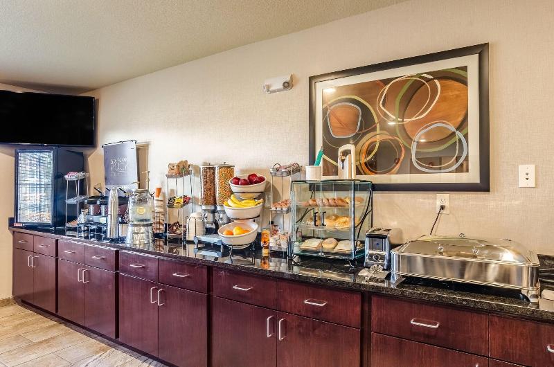 Cobblestone Inn & Suites - Bridgeport image 5