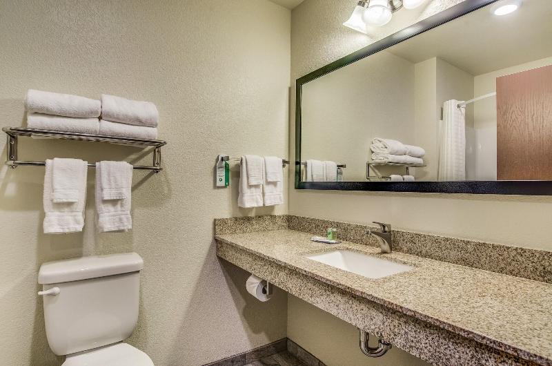 Cobblestone Inn & Suites - Bridgeport image 7