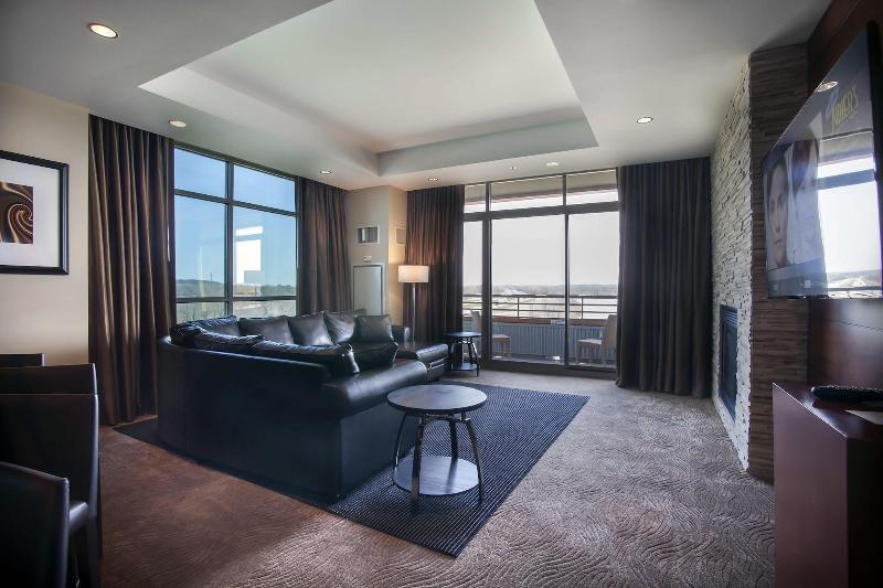 Bally's Quad Cities Casino & Hotel image