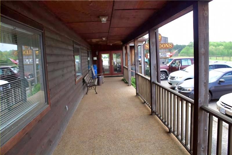 Sheldon's Motel by OYO Keysville Near Hwy 360 image