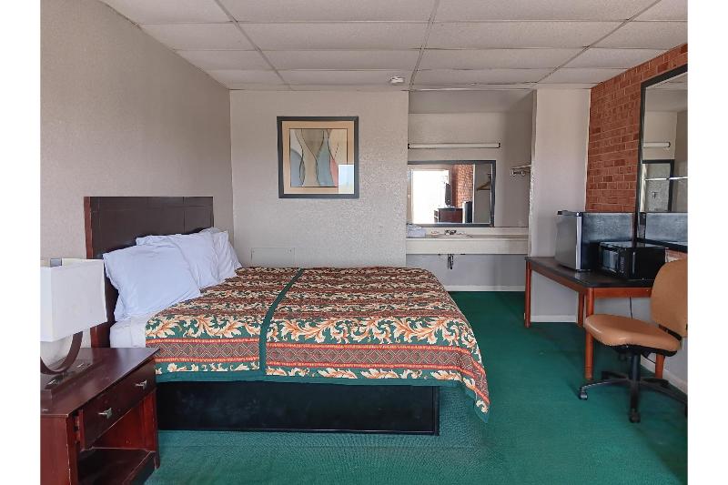 Sheldon's Motel by OYO Keysville Near Hwy 360 image