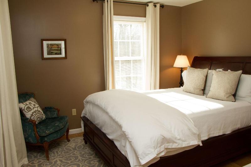 Inn At Pine Plains image