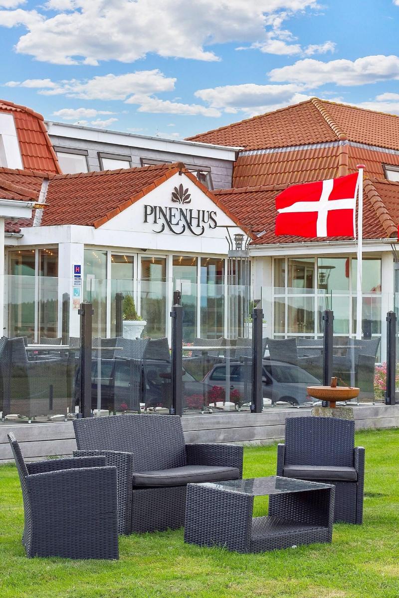 Hotel Pinenhus image