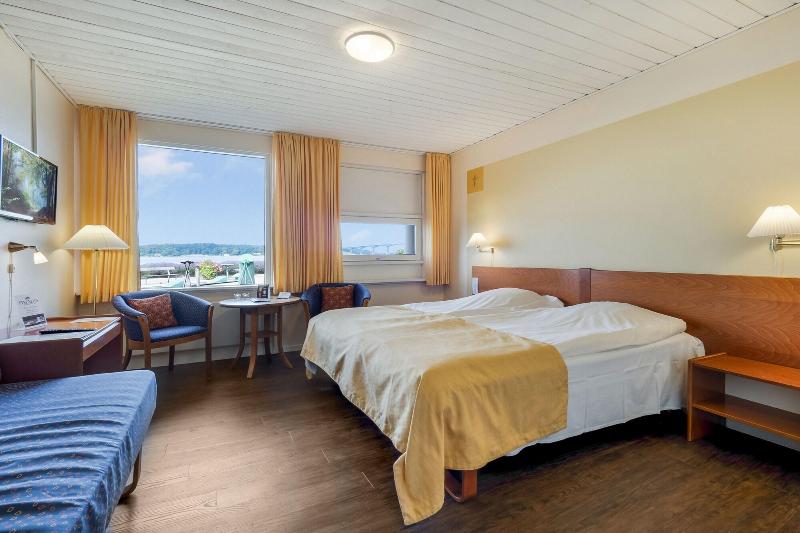 Hotel Pinenhus image