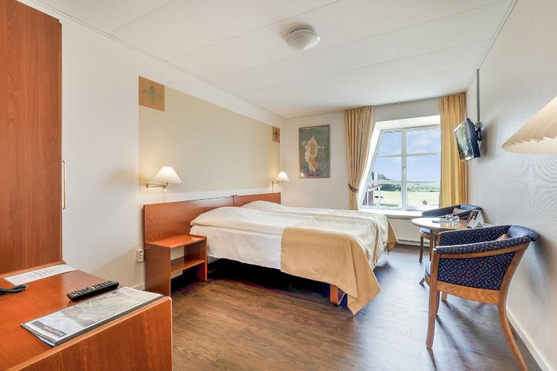 Hotel Pinenhus image