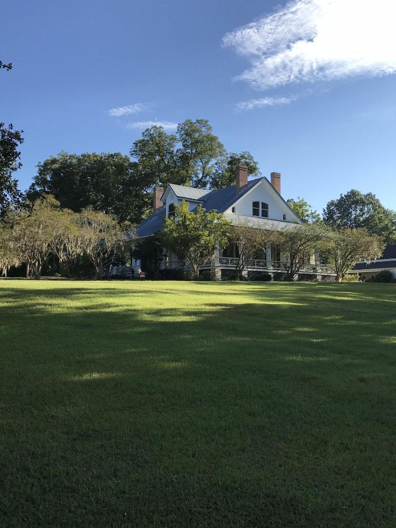 Canemount Plantation Inn image