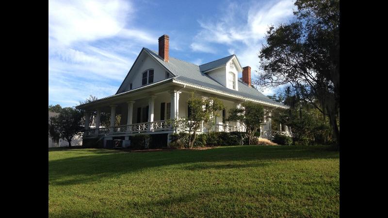Canemount Plantation Inn image