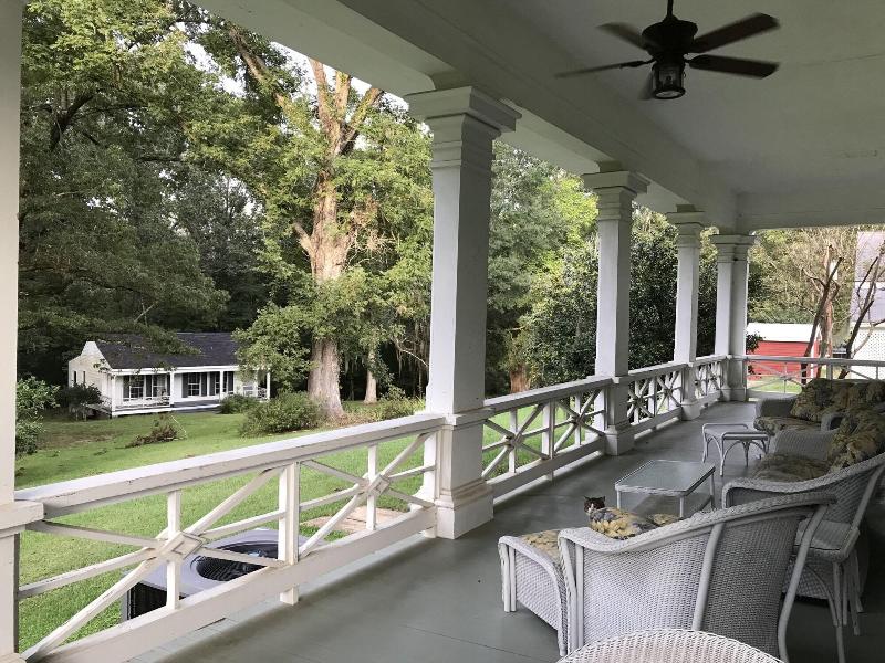 Canemount Plantation Inn image