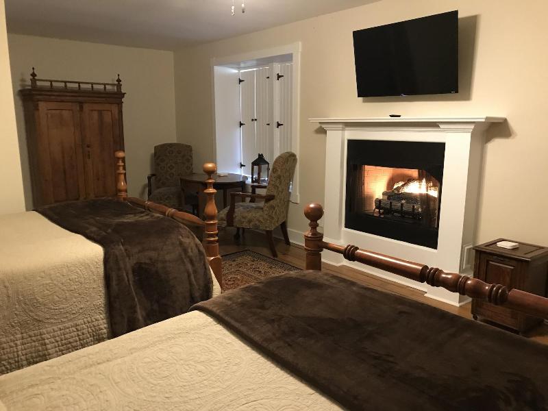 Canemount Plantation Inn image