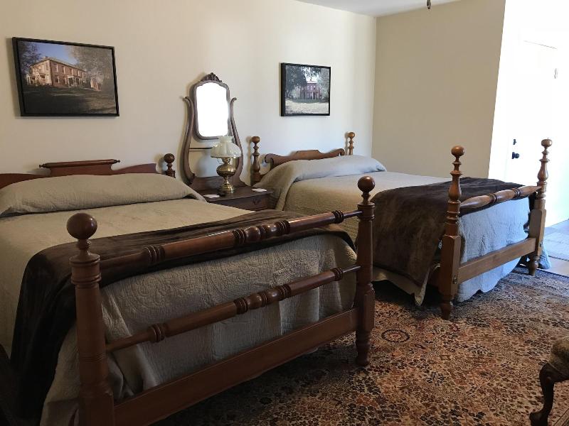 Canemount Plantation Inn image