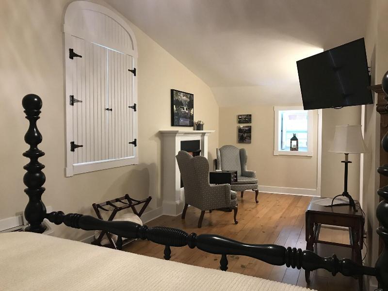 Canemount Plantation Inn image
