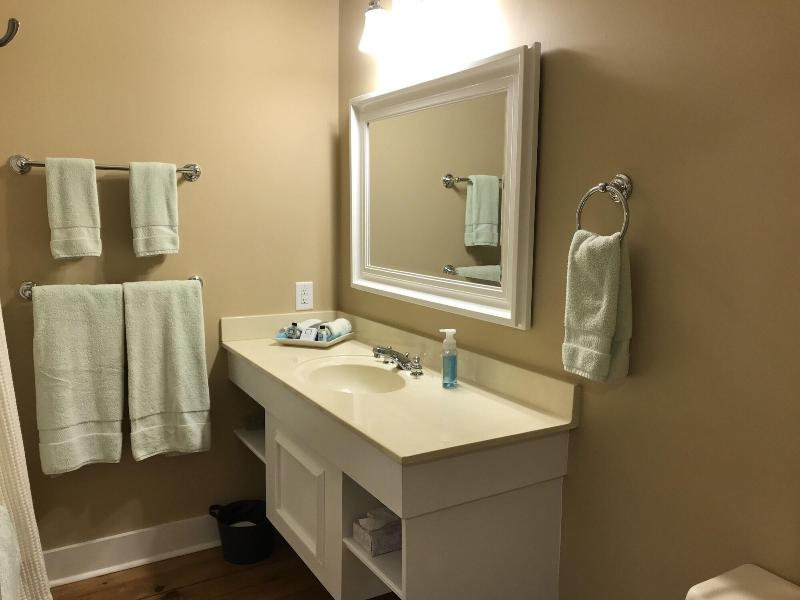 Canemount Plantation Inn image
