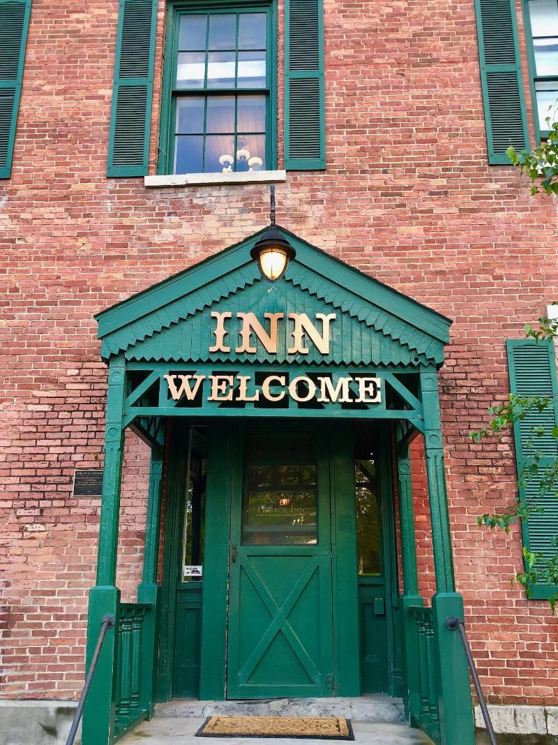 Rogues' Harbor Inn image