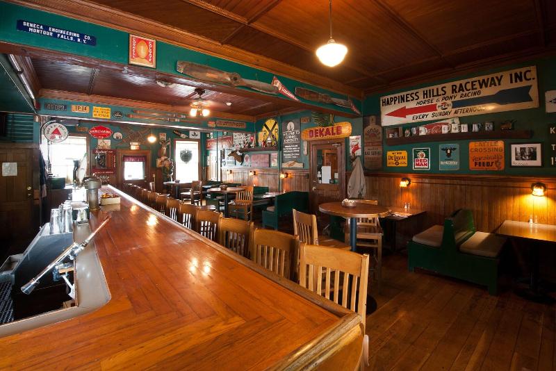 Rogues' Harbor Inn image