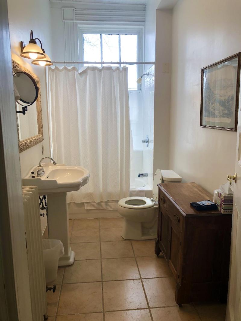 Rogues' Harbor Inn image