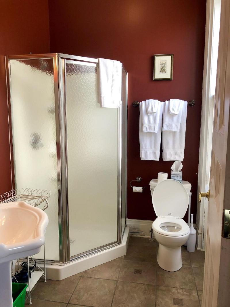 Rogues' Harbor Inn image