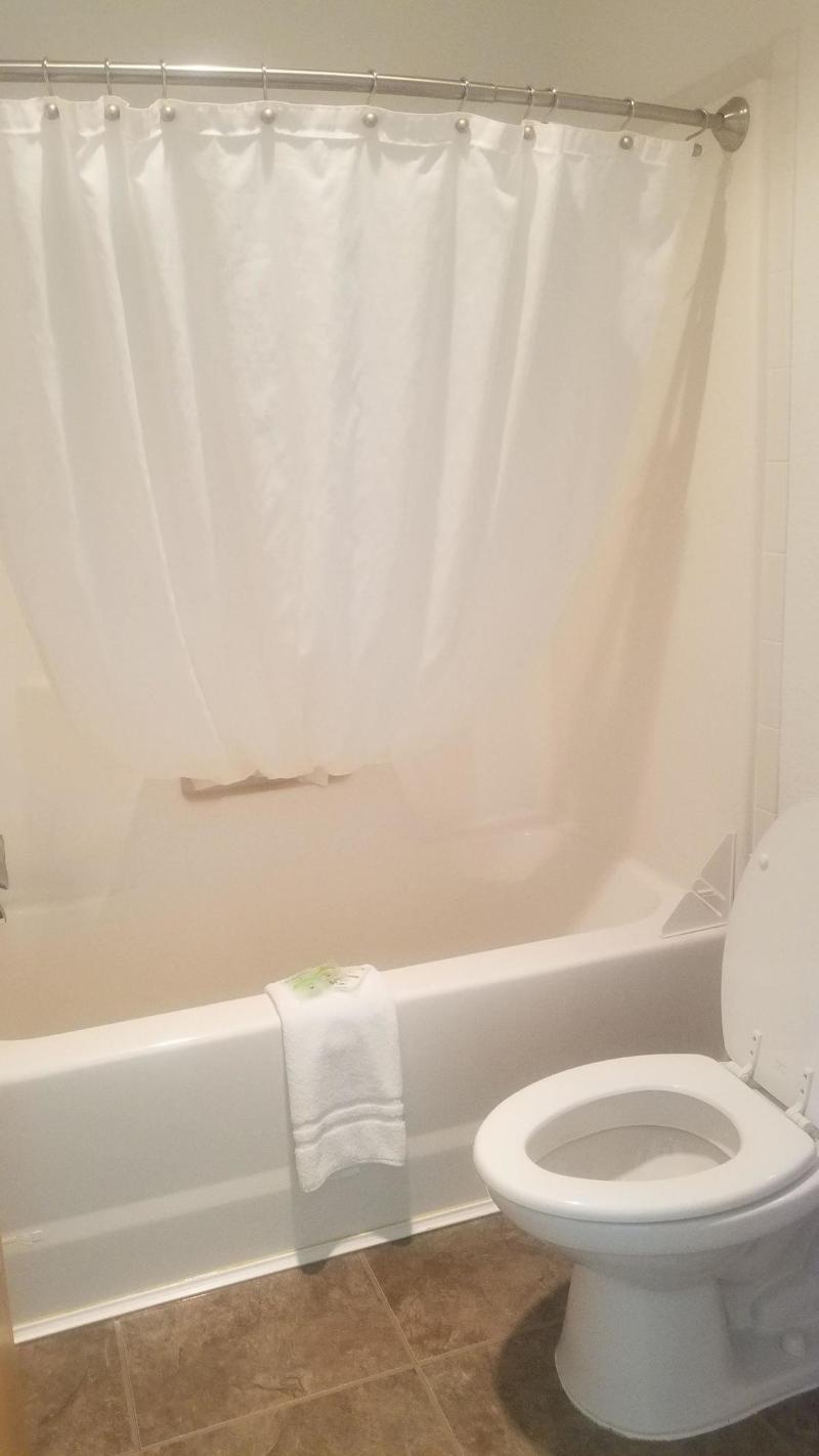 Howard's Motel image 2